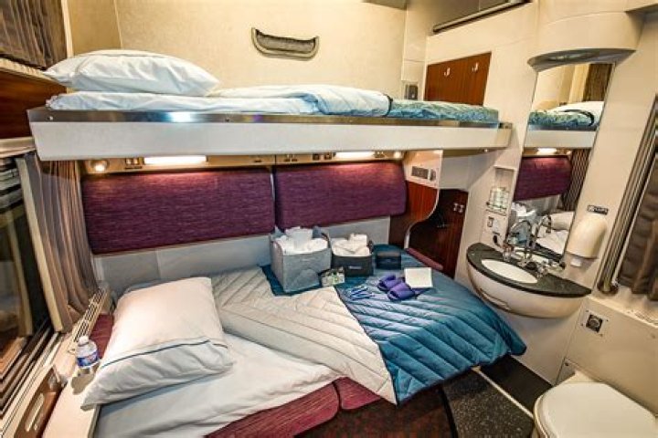 What is se in sleeper class?